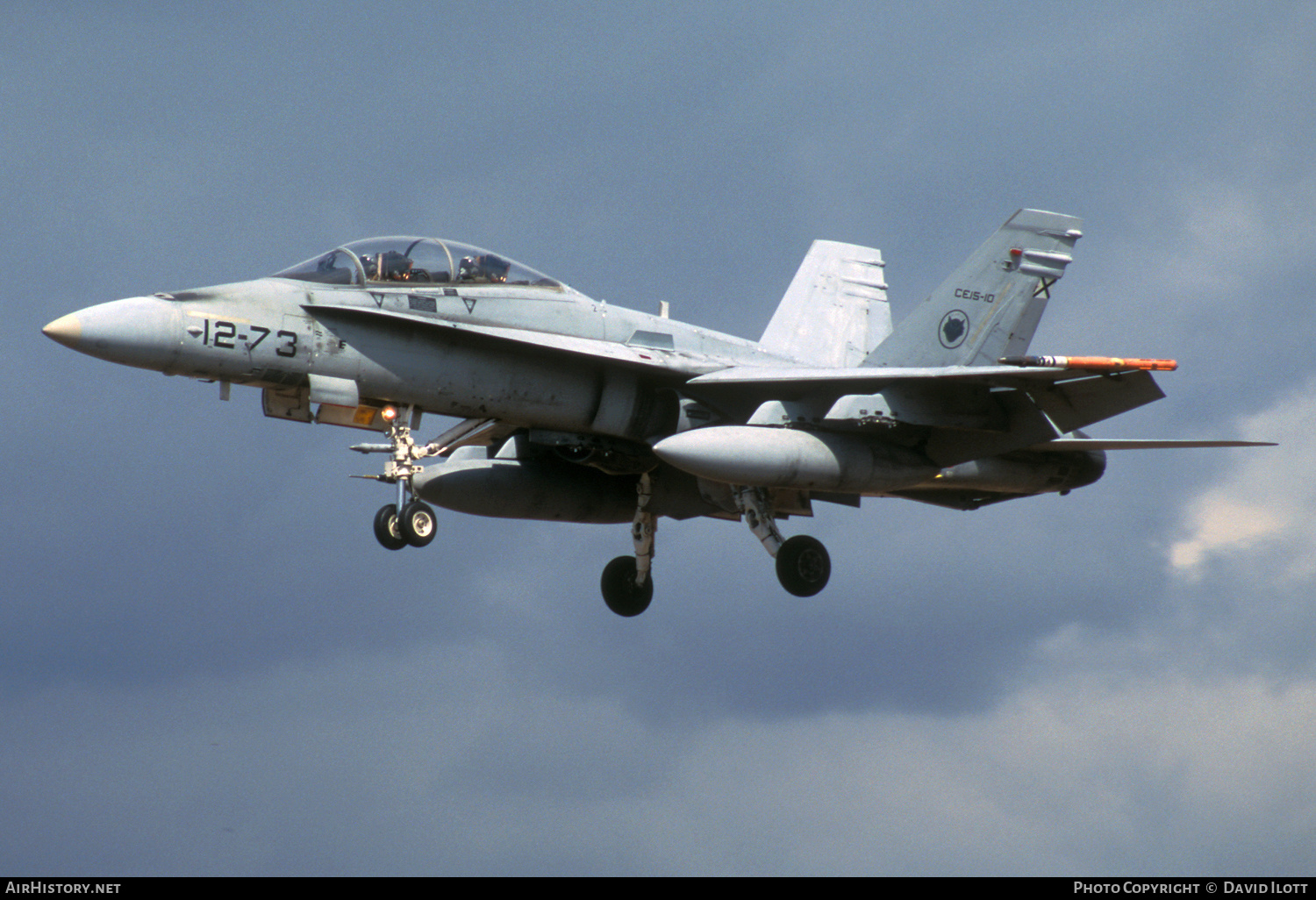 Aircraft Photo of CE15-10 | McDonnell Douglas EF-18B Hornet | Spain - Air Force | AirHistory.net #383212