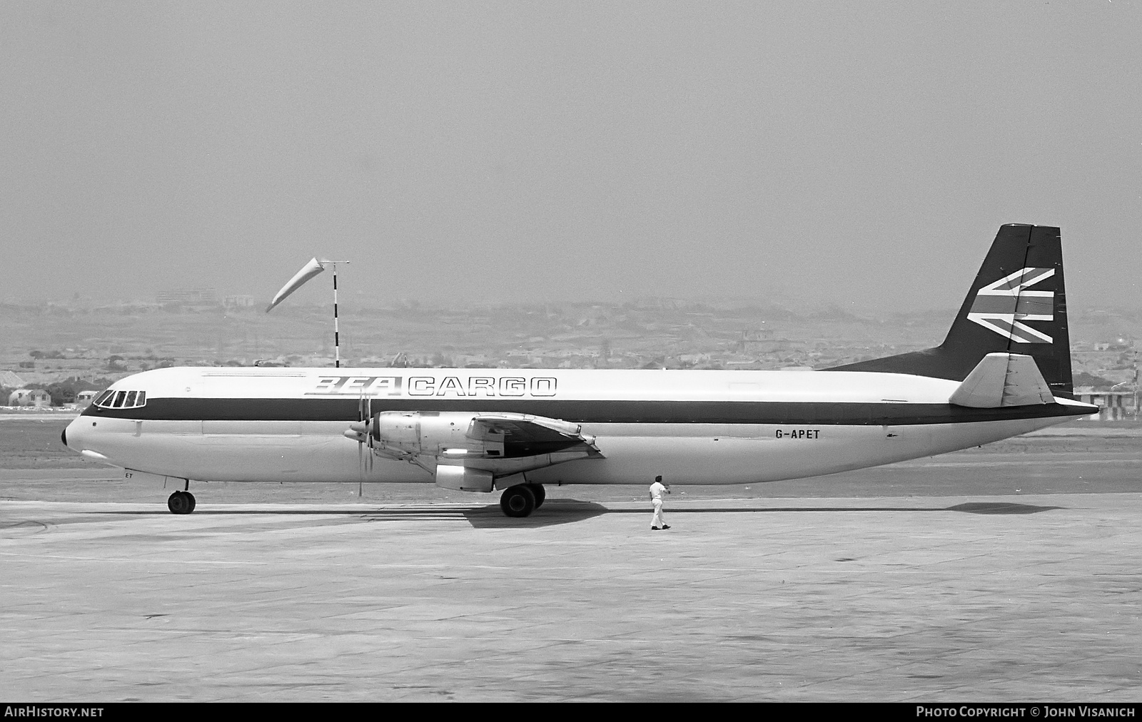 Aircraft Photo of G-APET | Vickers 953C Merchantman | BEA Cargo - British European Airways | AirHistory.net #383249