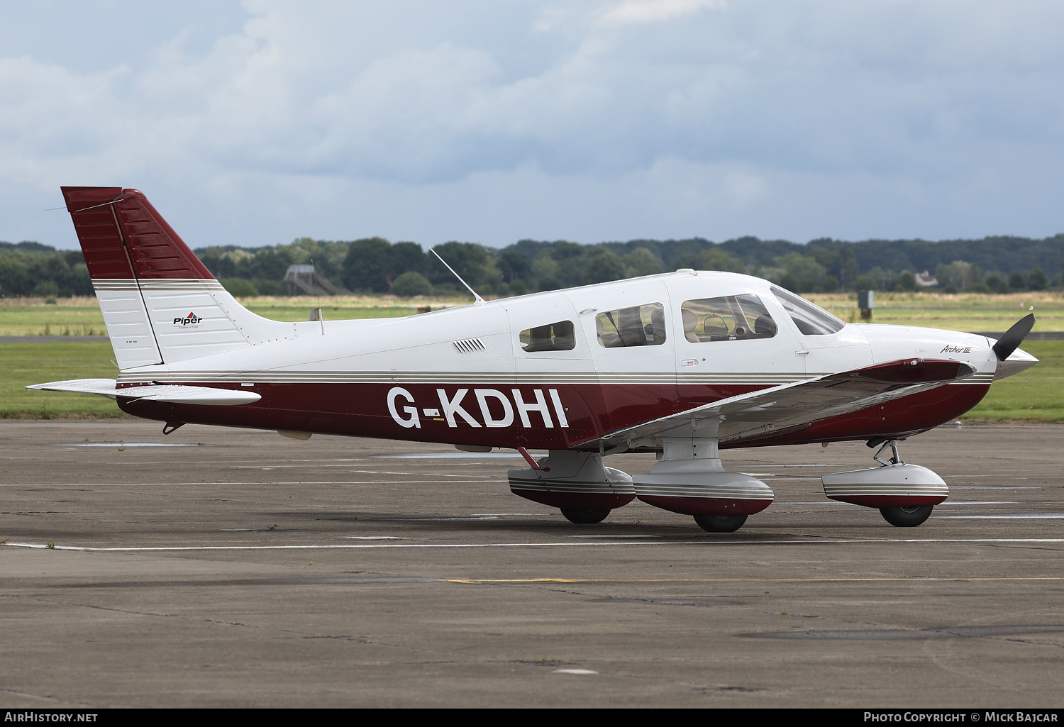 Aircraft Photo of G-KDHI | Piper PA-28-181 Archer III | AirHistory.net #383326
