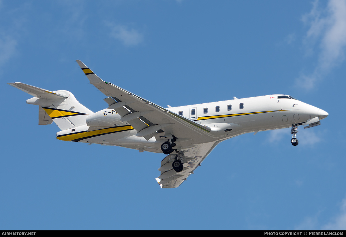 Aircraft Photo of C-FMIX | Bombardier Challenger 350 (BD-100-1A10) | AirHistory.net #383334