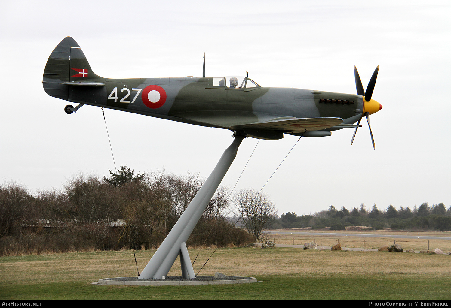 Aircraft Photo of 41-427 | Supermarine 361 Spitfire HF9E (model) | Denmark - Air Force | AirHistory.net #383357