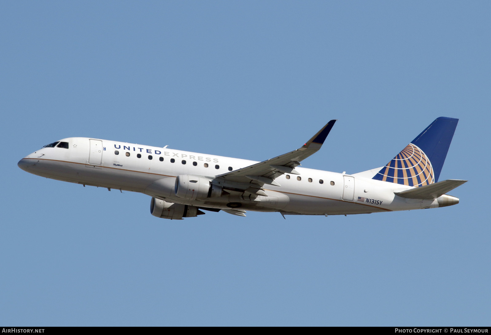 Aircraft Photo of N131SY | Embraer 175LR (ERJ-170-200LR) | United Express | AirHistory.net #383600