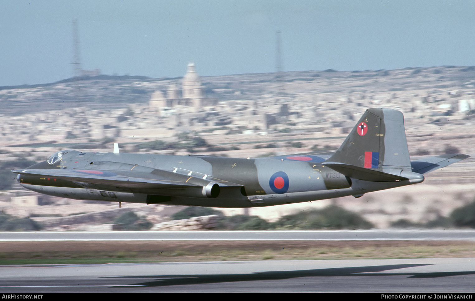 Aircraft Photo of WT519 | English Electric Canberra PR7 | UK - Air Force | AirHistory.net #383676