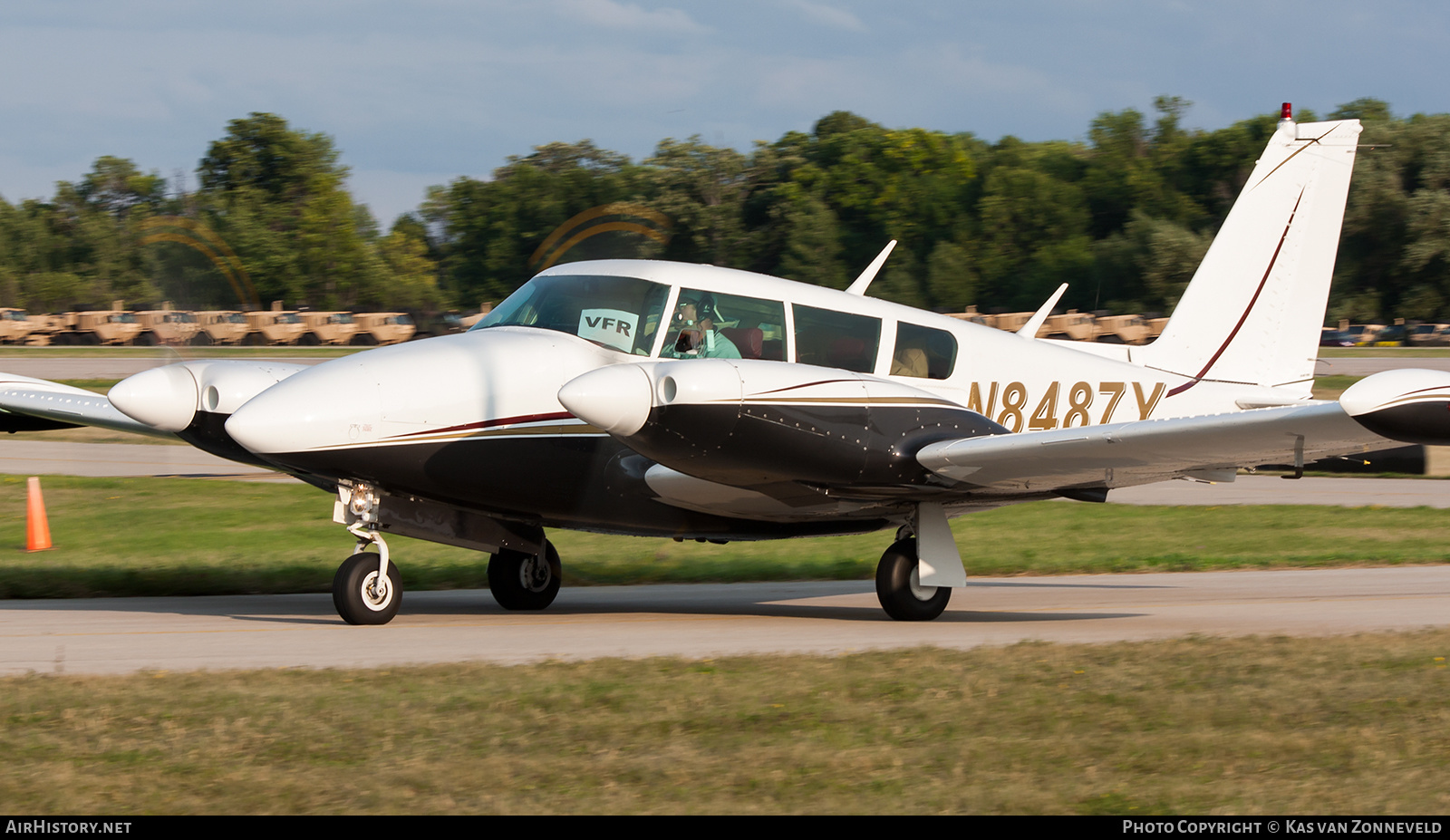 Aircraft Photo of N8487Y | Piper PA-30-160 Twin Comanche B | AirHistory.net #383709