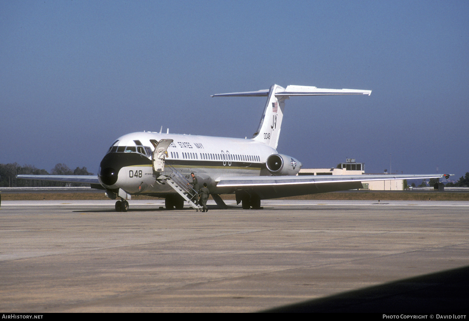 Aircraft Photo of 160048 / 0048 | McDonnell Douglas C-9B Skytrain II (DC-9-32CF) | USA - Navy | AirHistory.net #383823