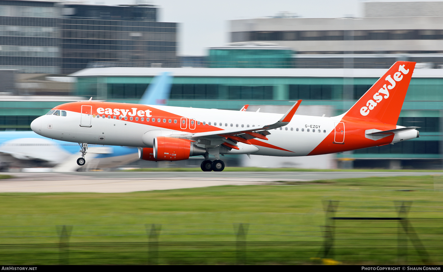Aircraft Photo of G-EZGY | Airbus A320-214 | EasyJet | AirHistory.net #384036