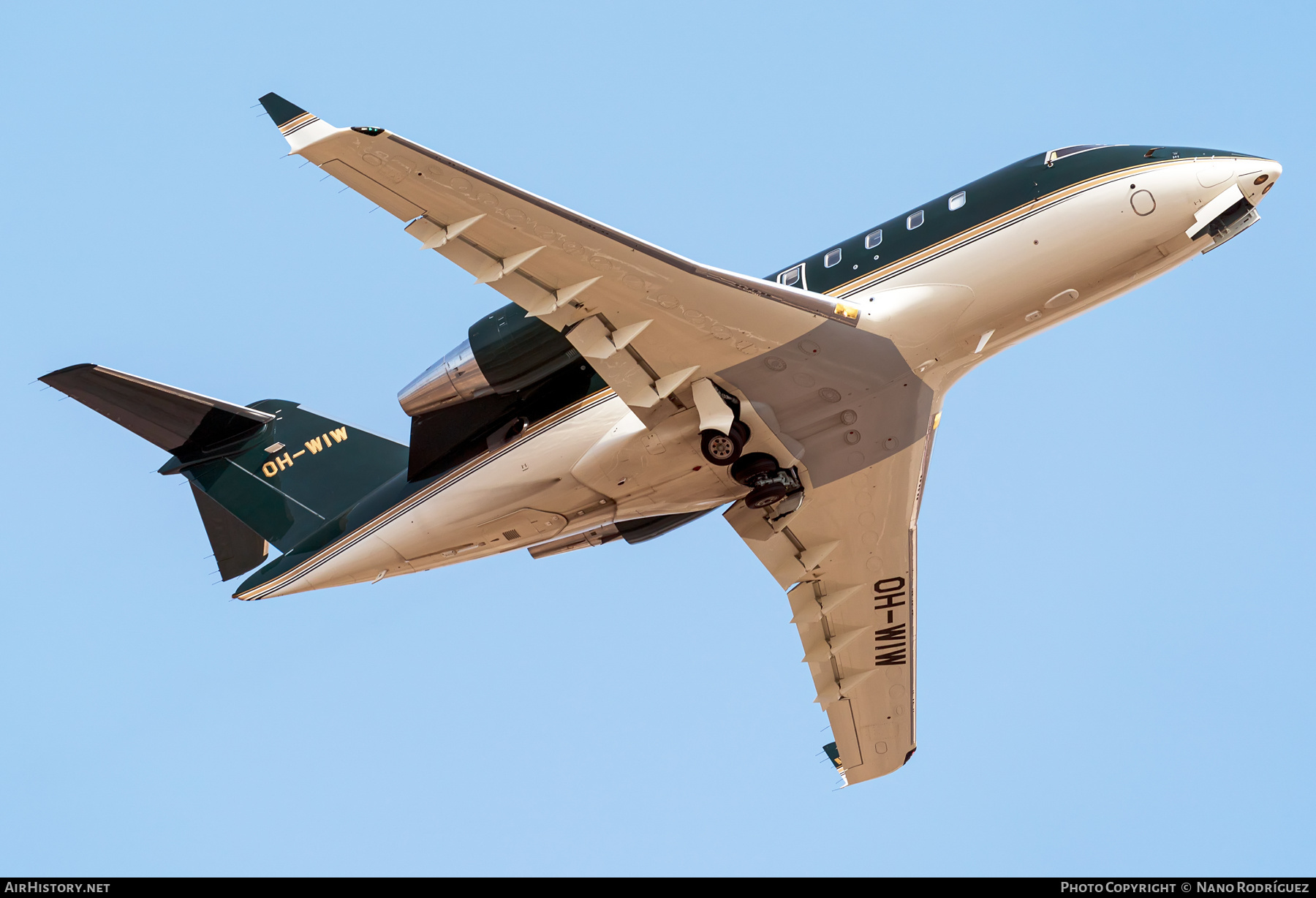 Aircraft Photo of OH-WIW | Bombardier Challenger 650 (CL-600-2B16) | AirHistory.net #384128