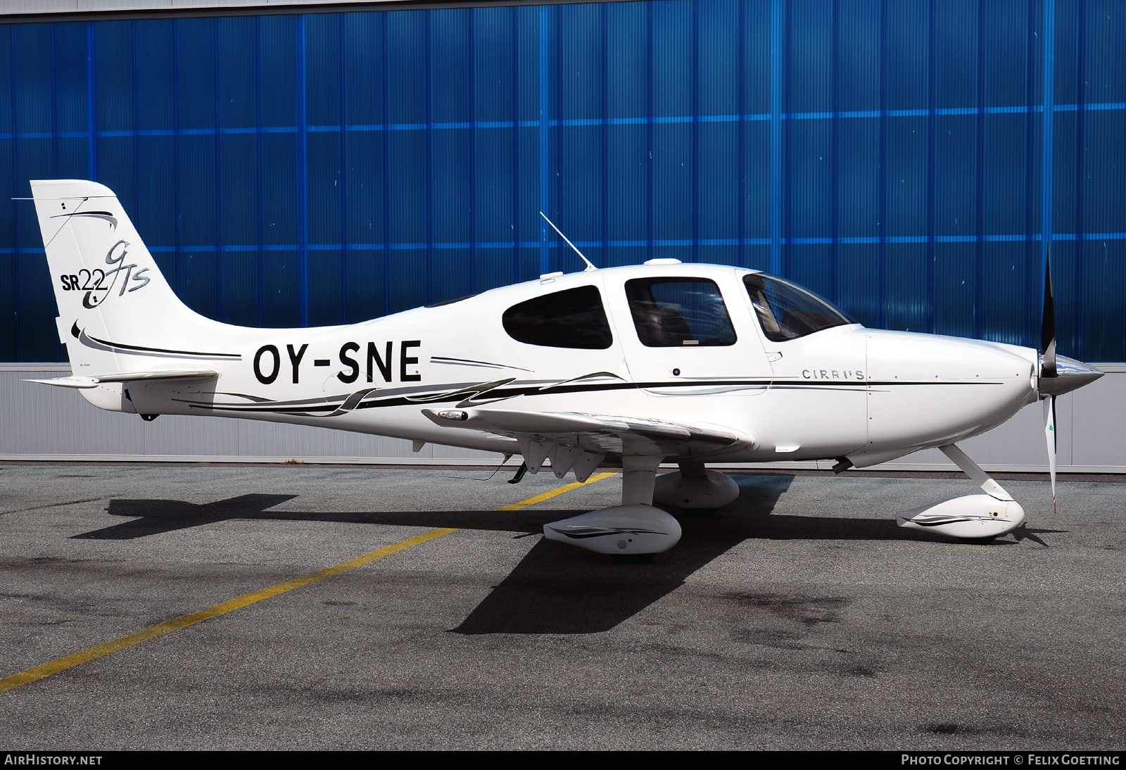 Aircraft Photo of OY-SNE | Cirrus SR-22 G2-GTS | AirHistory.net #384355