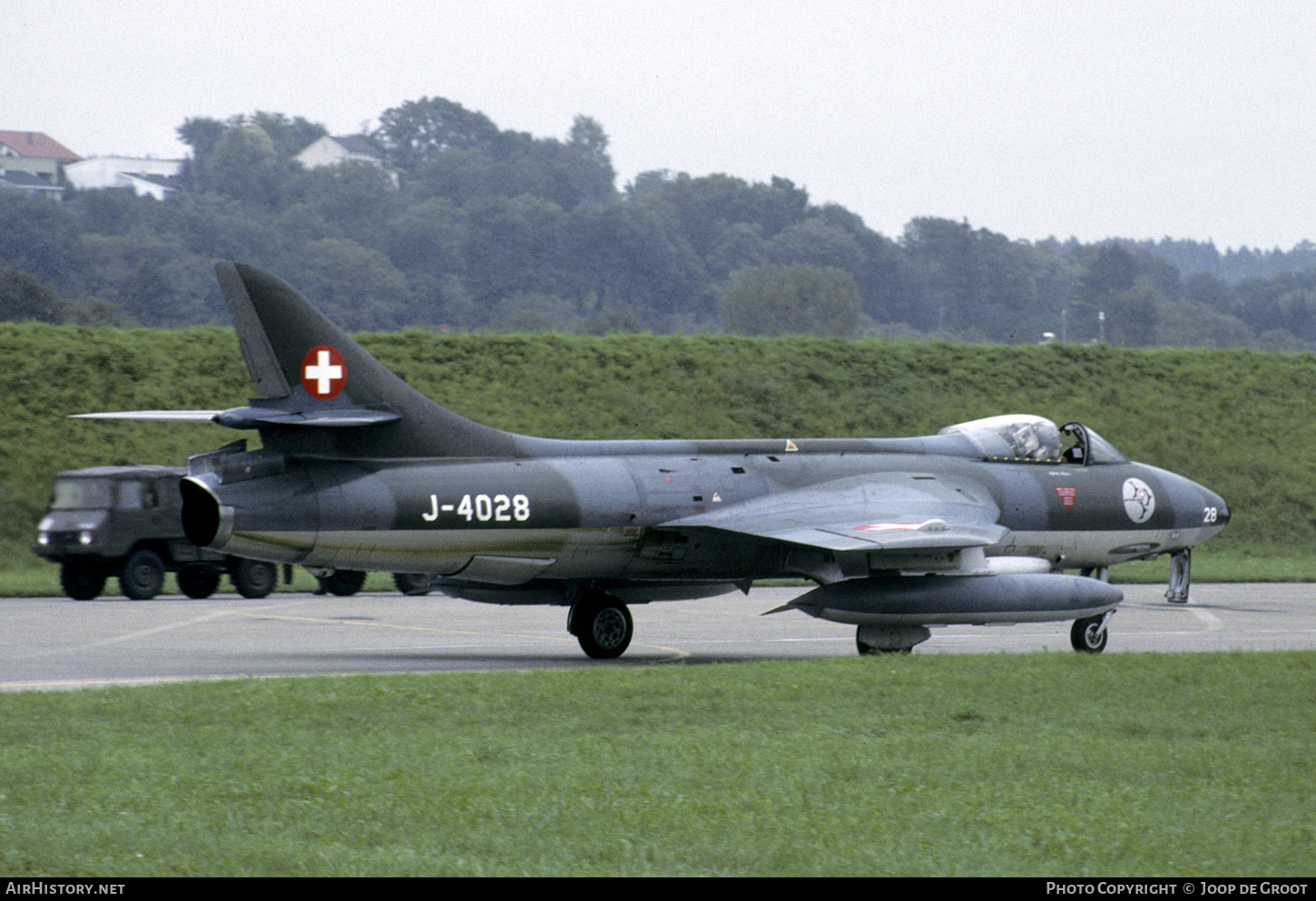 Aircraft Photo of J-4028 | Hawker Hunter F58 | Switzerland - Air Force | AirHistory.net #384393