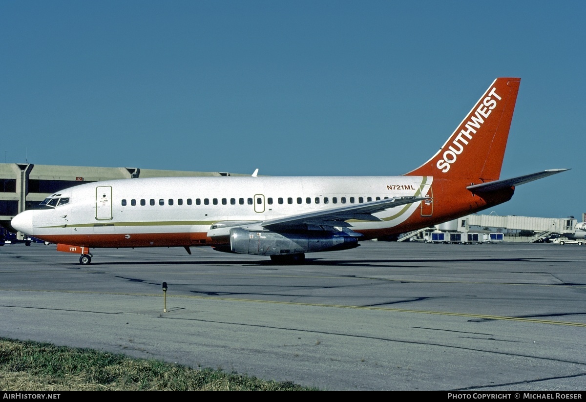 Aircraft Photo of N721ML | Boeing 737-2T4/Adv | Southwest Airlines | AirHistory.net #384405