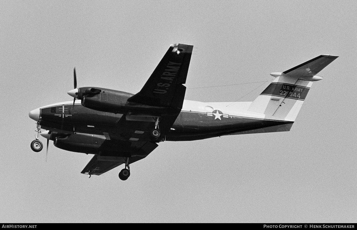 Aircraft Photo of 77-22944 / 22944 | Beech C-12C Huron | USA - Army | AirHistory.net #384469