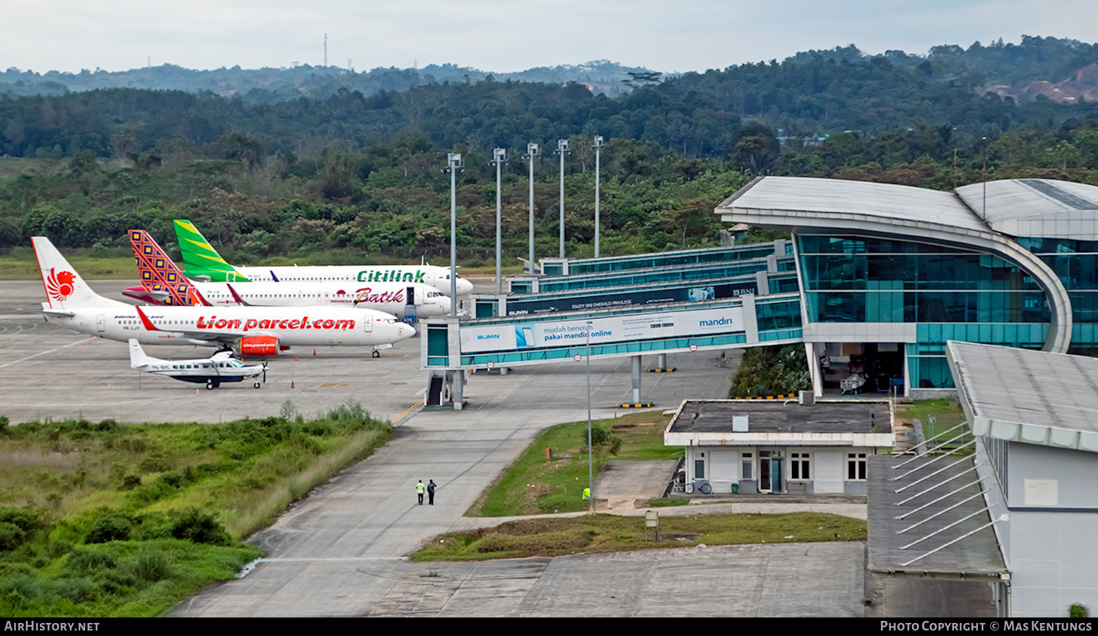 Airport photo of Samarinda - Aji Pangeran Tumenggung Pranoto (WALS / AAP) in Indonesia | AirHistory.net #384475