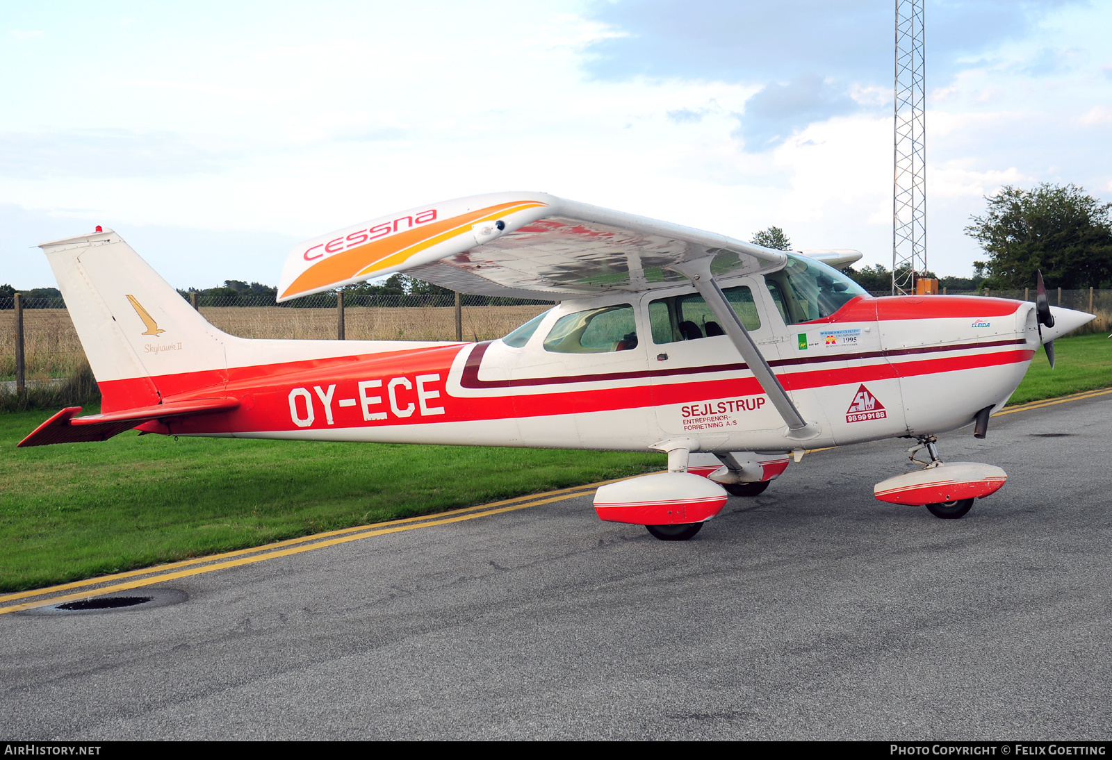 Aircraft Photo of OY-ECE | Cessna 172M | Sejlstrup Entreprenørforretning | AirHistory.net #384501