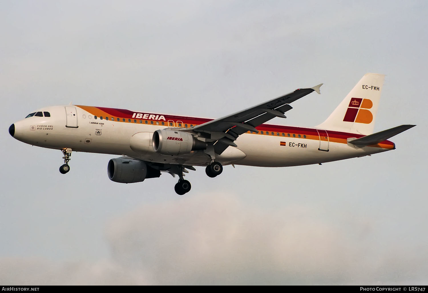 Aircraft Photo of EC-FKH | Airbus A320-211 | Iberia | AirHistory.net #384521