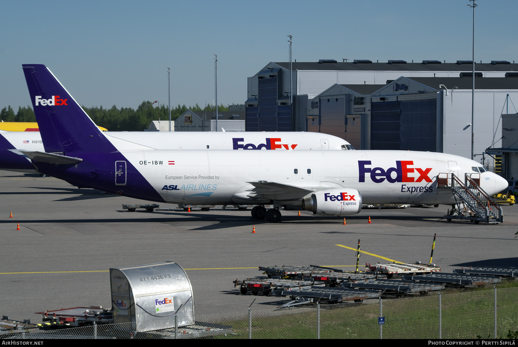 Aircraft Photo of OE-IBW | Boeing 737-4Q8(SF) | FedEx Express | AirHistory.net #384525