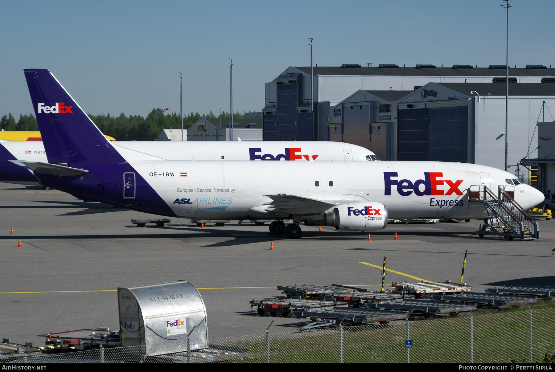 Aircraft Photo of OE-IBW | Boeing 737-4Q8(SF) | FedEx Express - Federal Express | AirHistory.net #384525