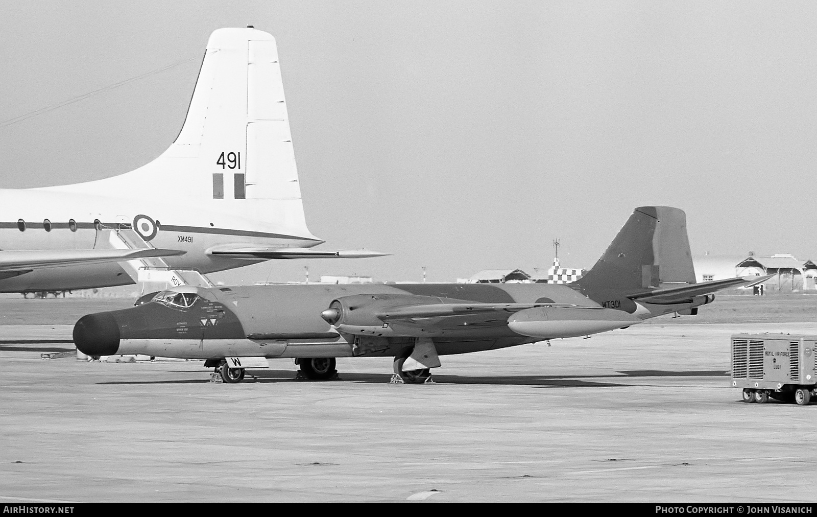 Aircraft Photo of WT301 | English Electric Canberra B6(mod) | UK - Air Force | AirHistory.net #384724