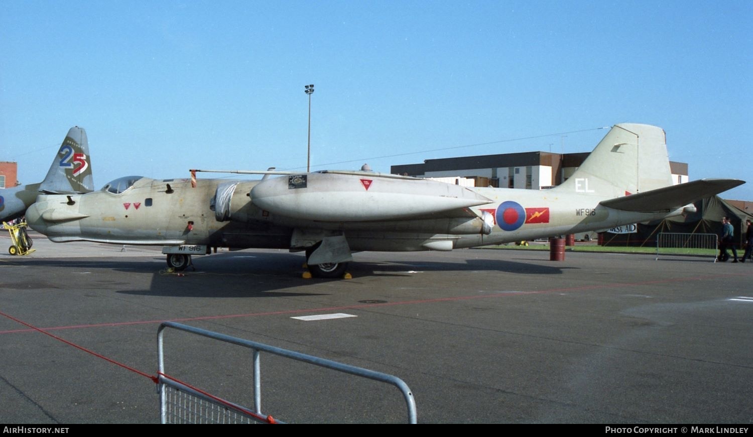 Aircraft Photo of WF916 | English Electric Canberra T17 | UK - Air Force | AirHistory.net #384865