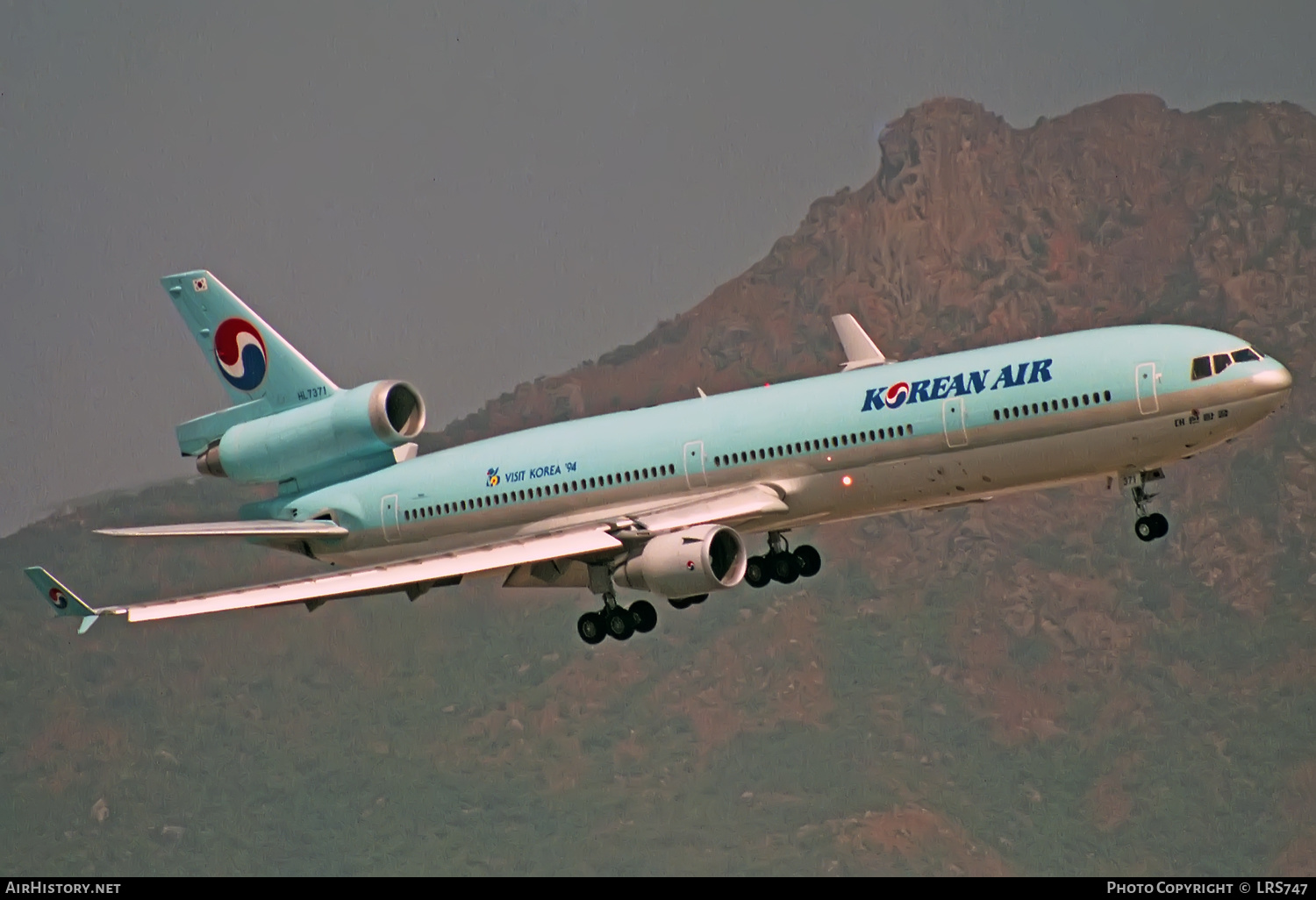 Aircraft Photo of HL7371 | McDonnell Douglas MD-11 | Korean Air | AirHistory.net #384879