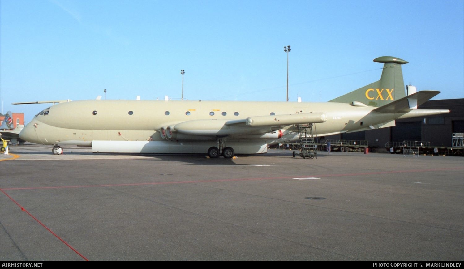 Aircraft Photo of XV260 | Hawker Siddeley Nimrod MR2P | UK - Air Force | AirHistory.net #384899