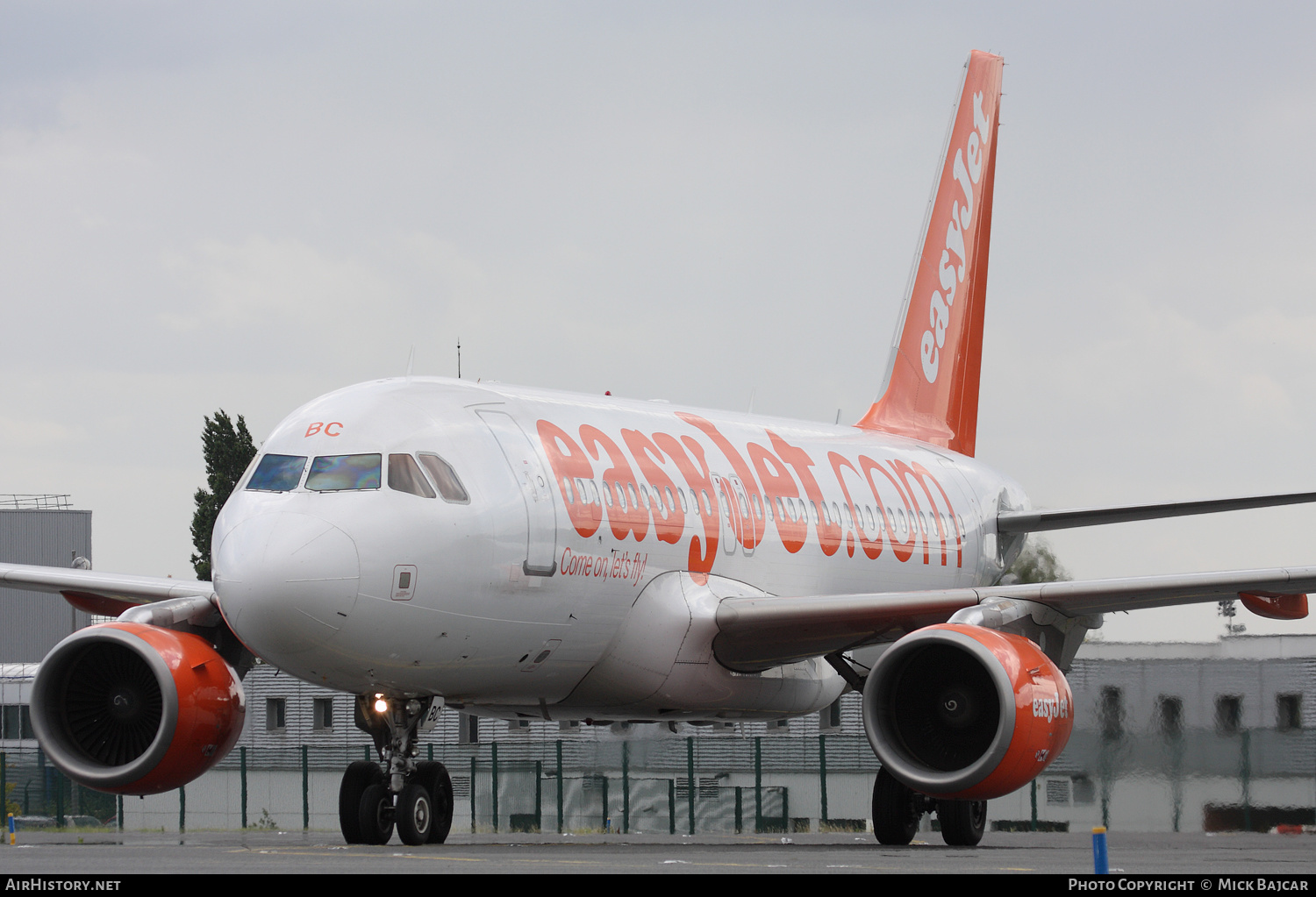 Aircraft Photo of G-EZBC | Airbus A319-111 | EasyJet | AirHistory.net #385019