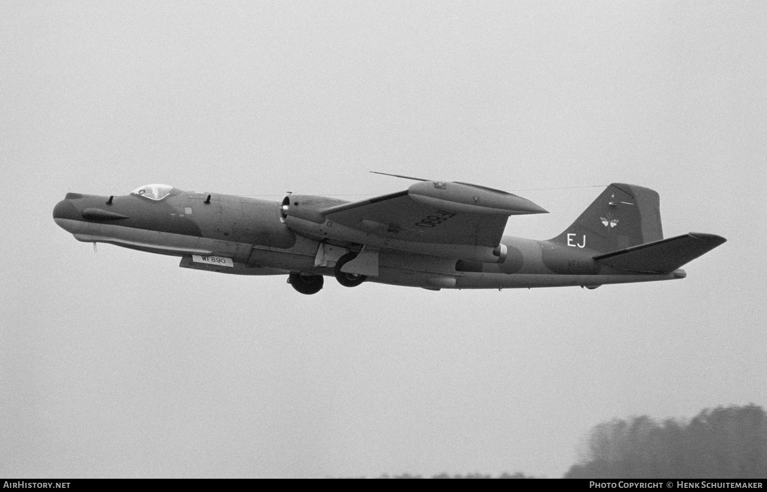 Aircraft Photo of WF890 | English Electric Canberra T17A | UK - Air Force | AirHistory.net #385088