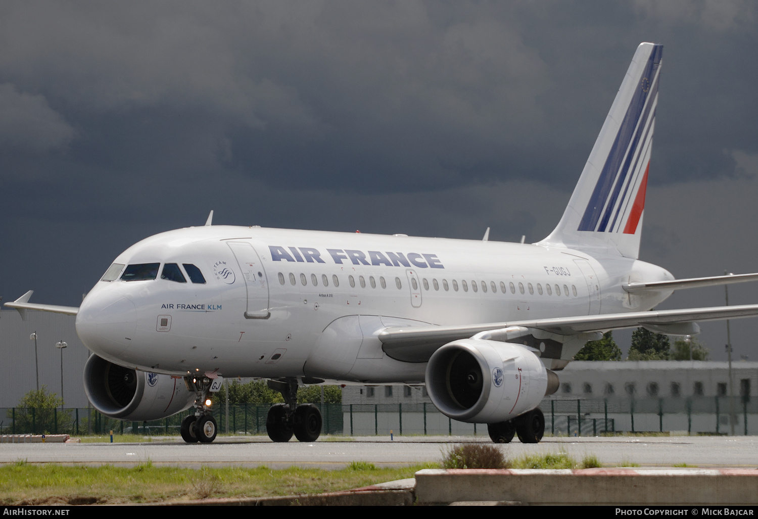 Aircraft Photo of F-GUGJ | Airbus A318-111 | Air France | AirHistory.net #385129