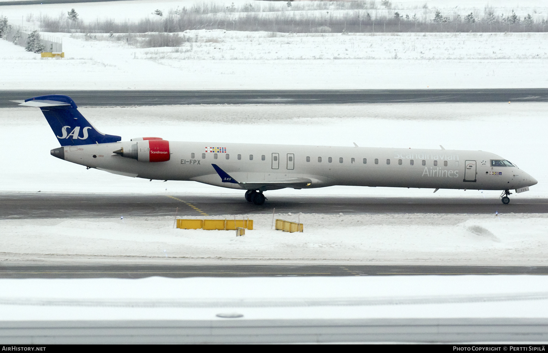 Aircraft Photo of EI-FPX | Bombardier CRJ-900LR (CL-600-2D24) | Scandinavian Airlines - SAS | AirHistory.net #385152
