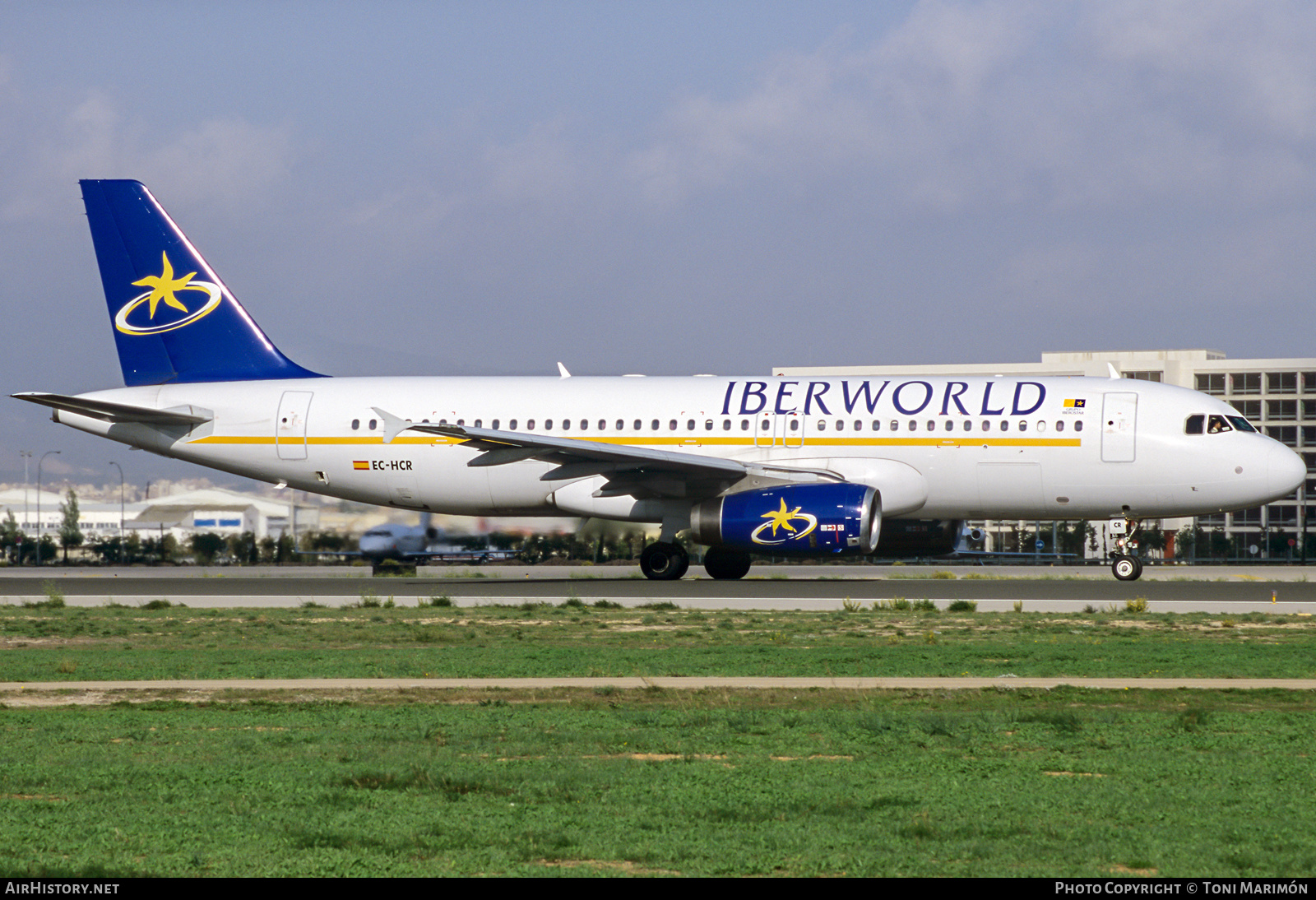 Aircraft Photo of EC-HCR | Airbus A320-231 | Iberworld Airlines | AirHistory.net #385172