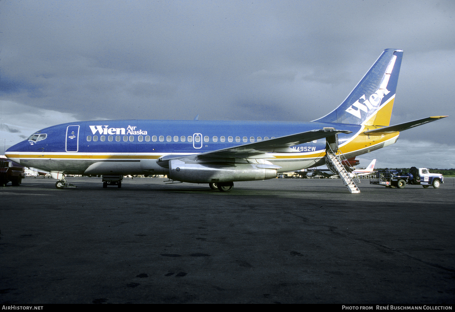 Aircraft Photo of N4952W | Boeing 737-210C/Adv | Wien Air Alaska | AirHistory.net #385381