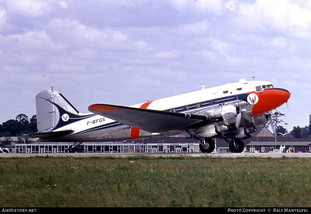 Aircraft Photo of F-BFGX | Douglas DC-3(C) | SGAC - Service Général de l'Aviation Civile | AirHistory.net #385509