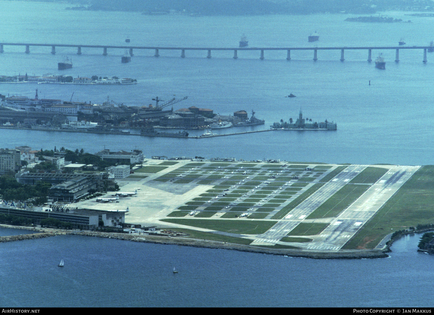 Airport photo of Rio de Janeiro - Santos Dumont (SBRJ / SDU) in Brazil | AirHistory.net #385522
