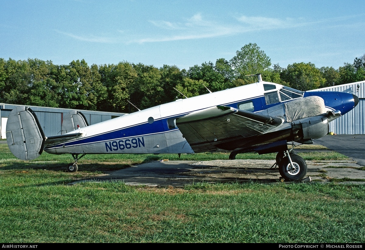 Aircraft Photo of N9669N | Beech E18S-9700 | Hoganair | AirHistory.net #385565