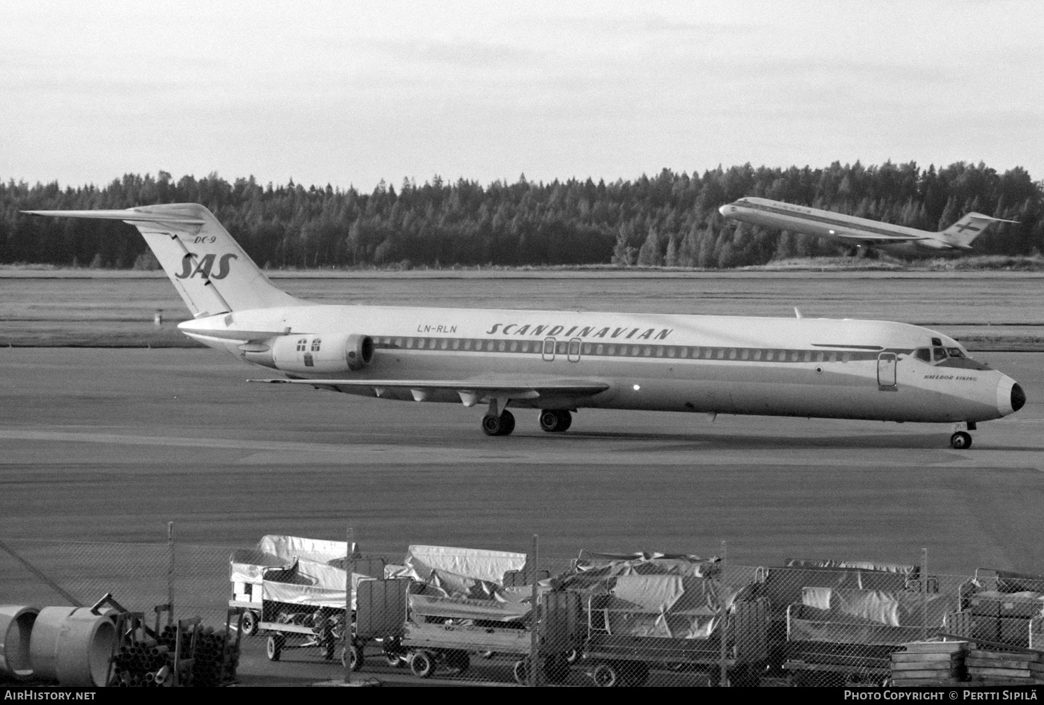 Aircraft Photo of LN-RLN | McDonnell Douglas DC-9-41 | Scandinavian Airlines - SAS | AirHistory.net #385662