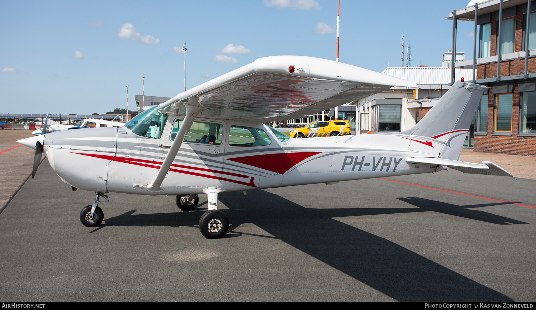 Aircraft Photo of PH-VHY | Cessna 172P Skyhawk | AirHistory.net #385678
