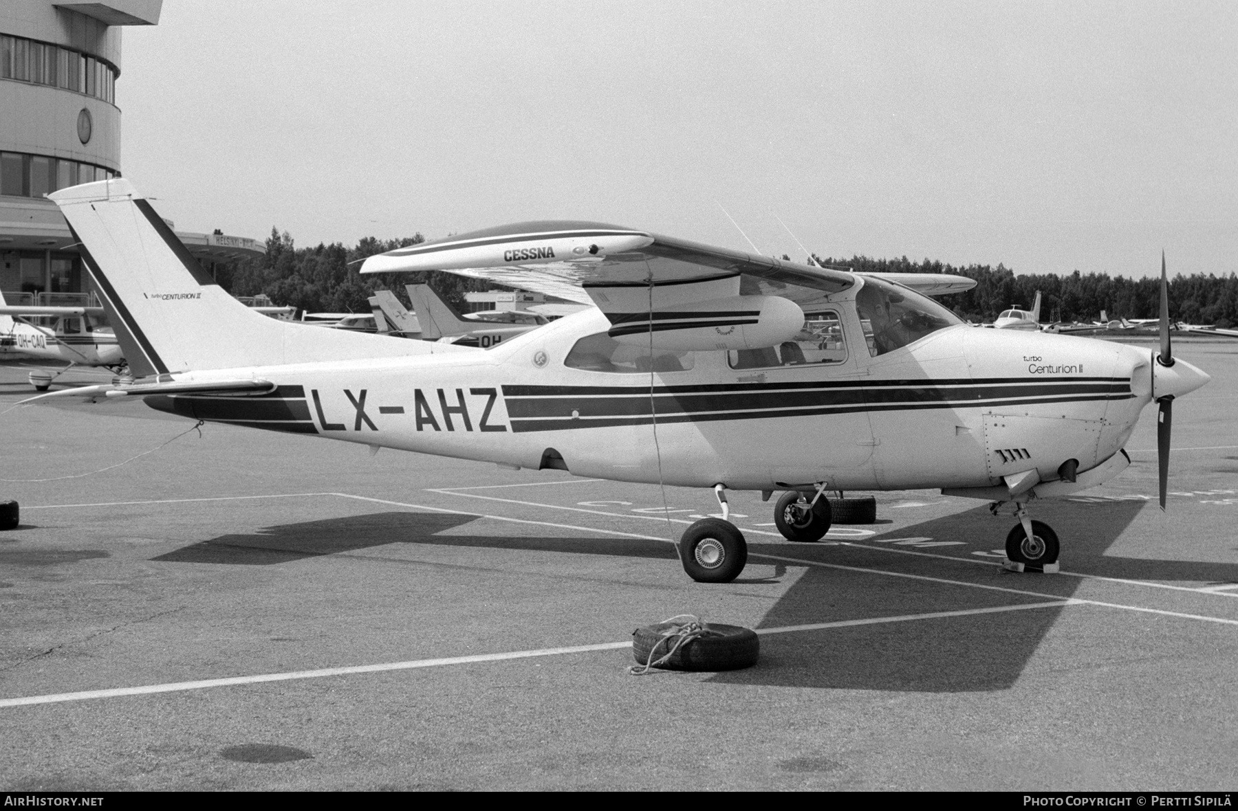 Aircraft Photo of LX-AHZ | Cessna T210N Turbo Centurion II | AirHistory.net #385717
