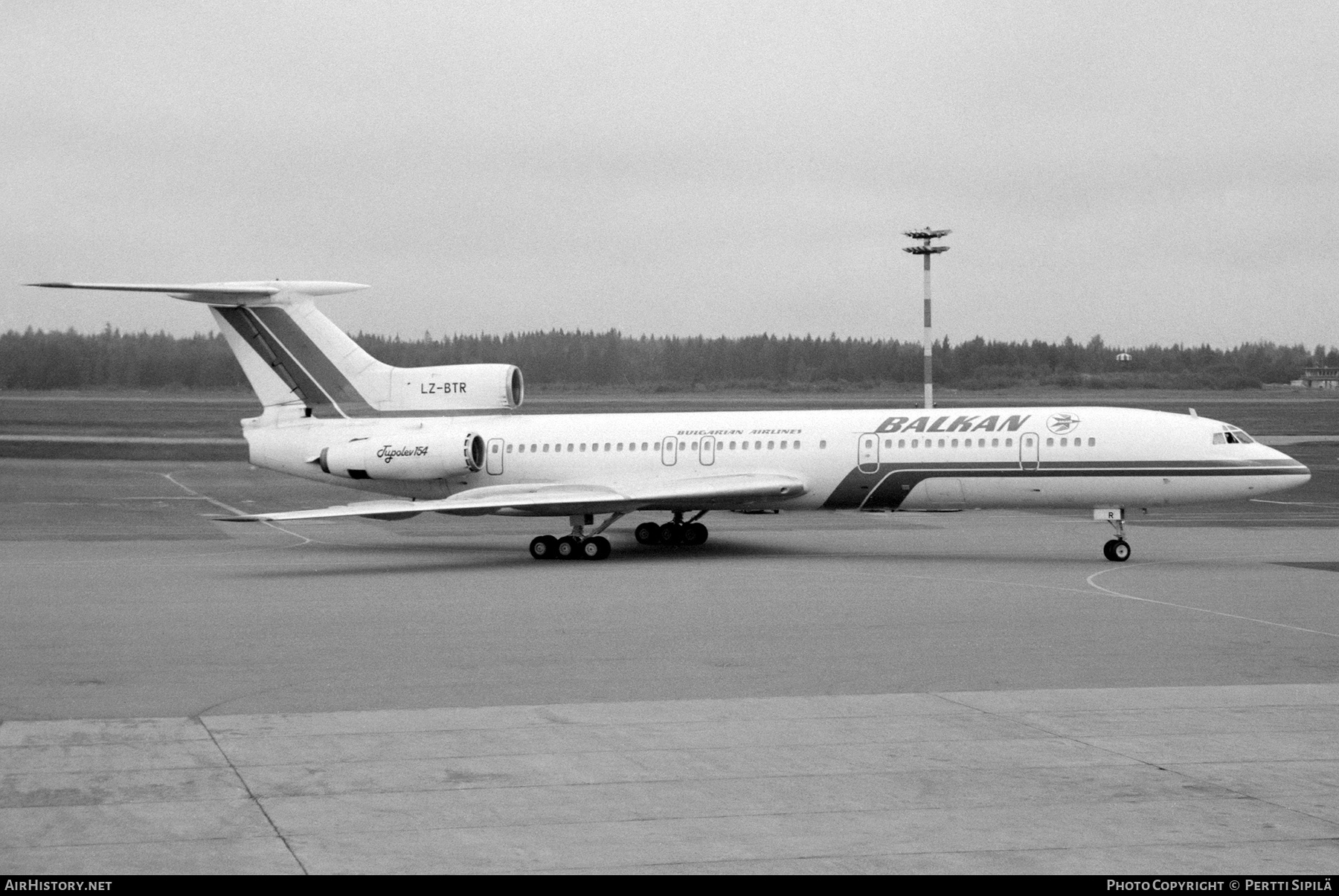 Aircraft Photo of LZ-BTR | Tupolev Tu-154B-2 | Balkan - Bulgarian Airlines | AirHistory.net #385719