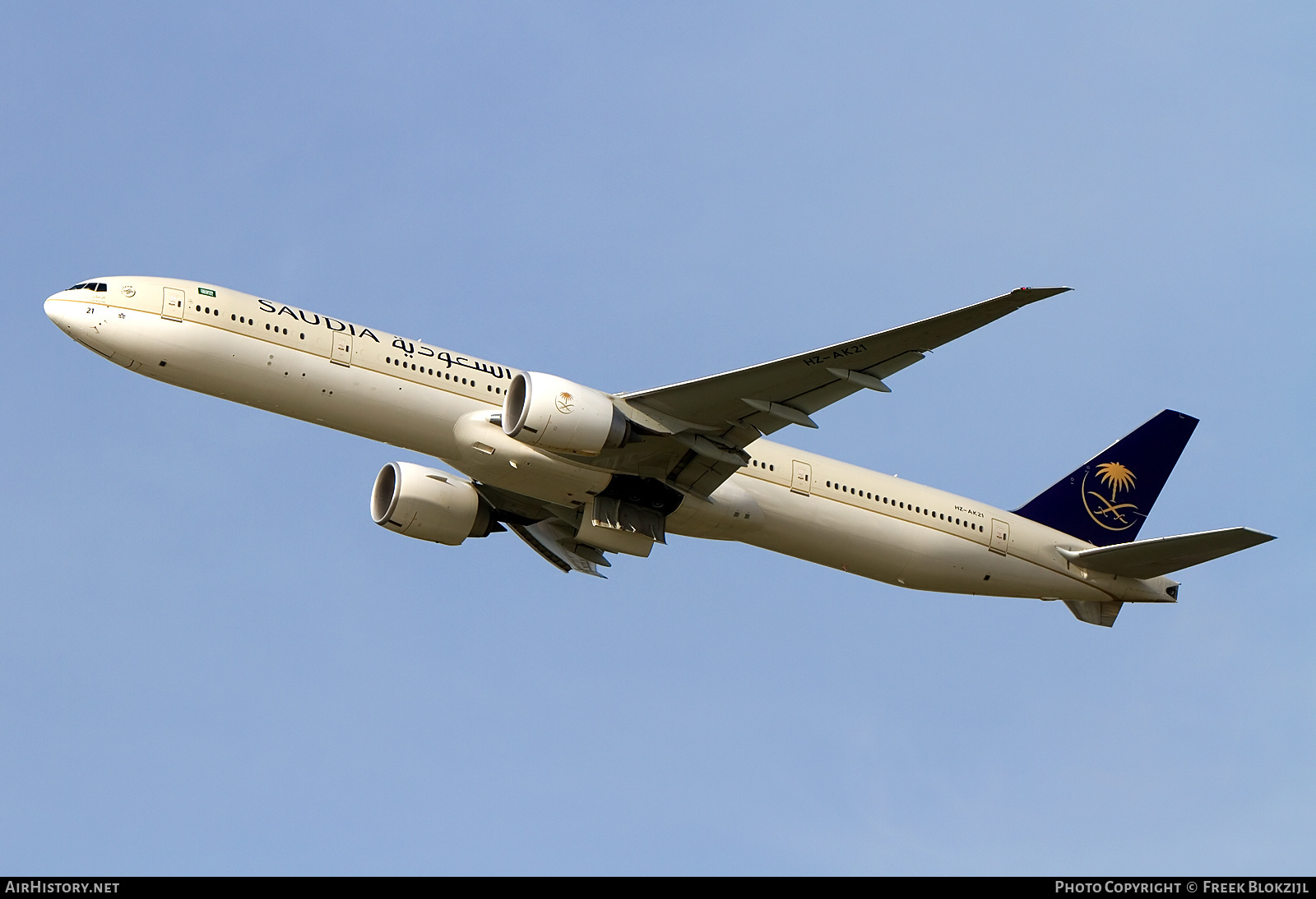 Aircraft Photo of HZ-AK21 | Boeing 777-368/ER | Saudia - Saudi Arabian Airlines | AirHistory.net #385825