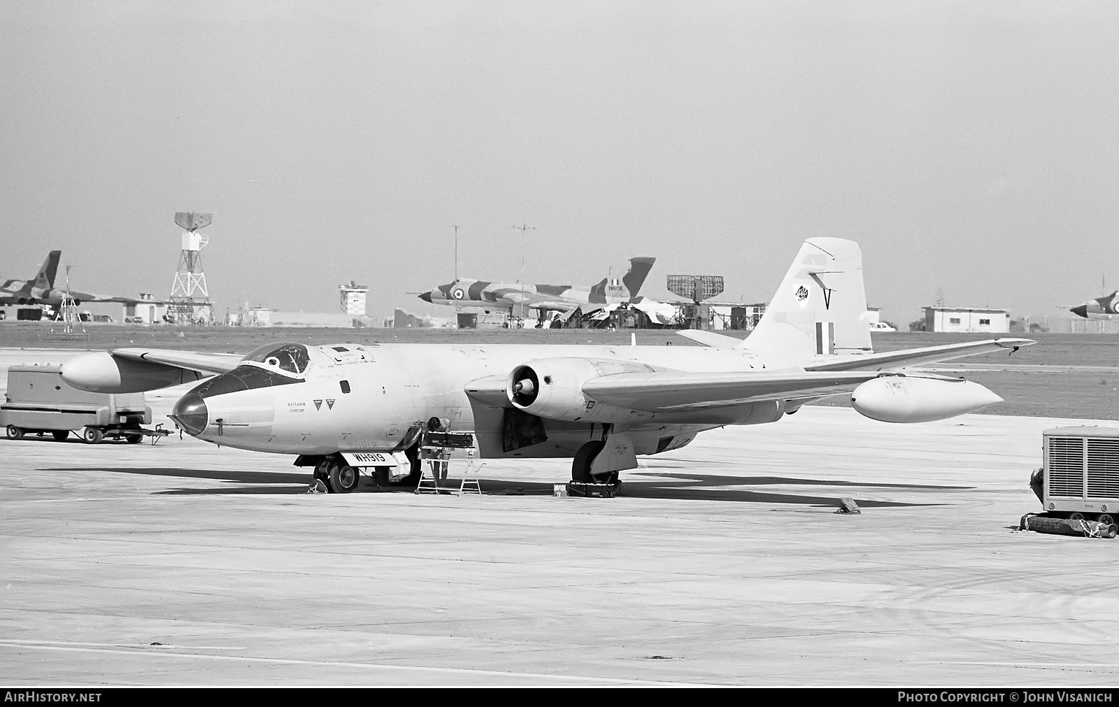Aircraft Photo of WH919 | English Electric Canberra B2 | UK - Air Force | AirHistory.net #385908