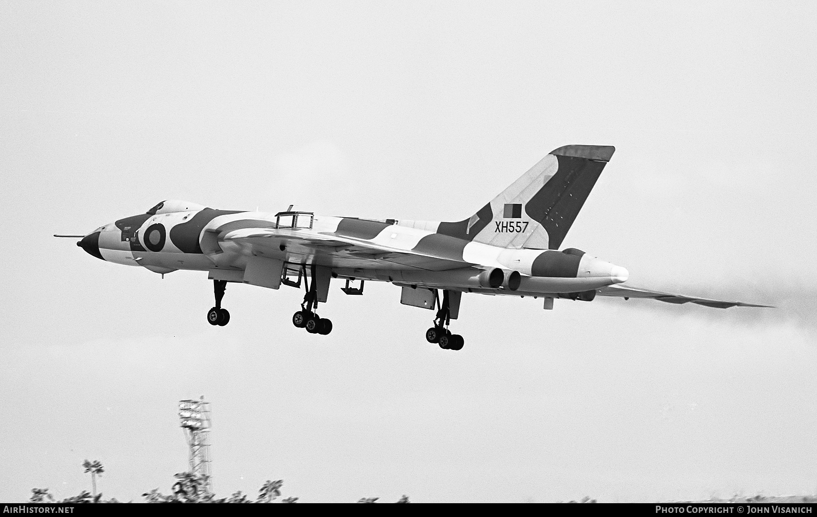 Aircraft Photo of XH557 | Avro 698 Vulcan B.2 | UK - Air Force | AirHistory.net #385909