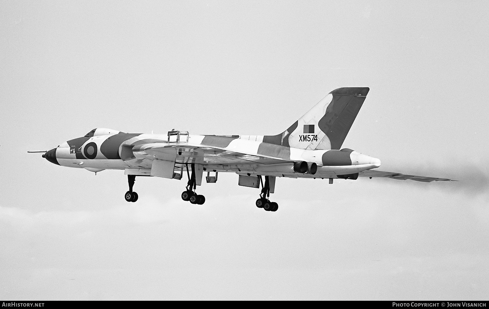Aircraft Photo of XM574 | Avro 698 Vulcan B.2 | UK - Air Force | AirHistory.net #385910