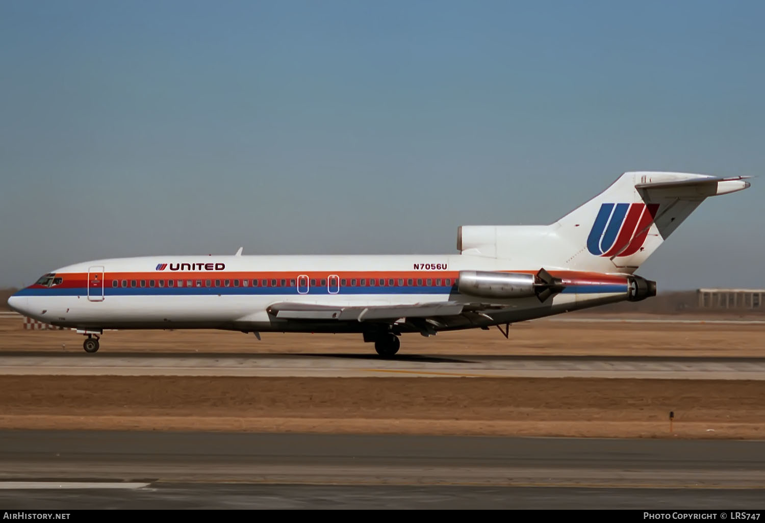 Aircraft Photo of N7056U | Boeing 727-22 | United Airlines | AirHistory.net #385924