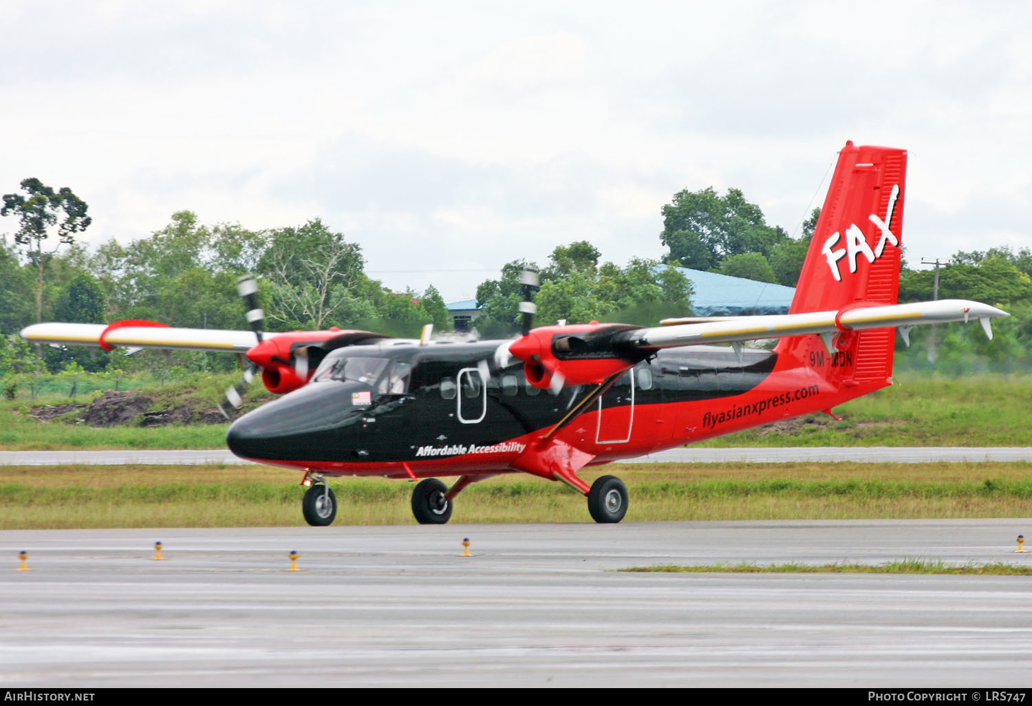Aircraft Photo of 9M-MDN | De Havilland Canada DHC-6-300 Twin Otter | Fly Asian Express - FAX | AirHistory.net #385954