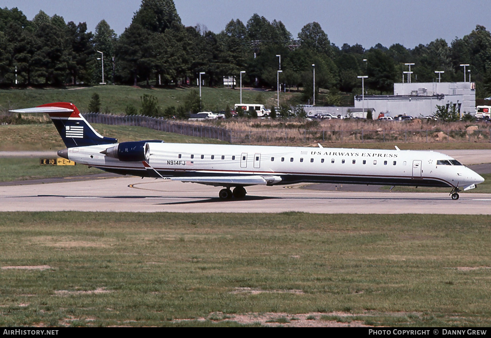 Aircraft Photo of N914FJ | Bombardier CRJ-900ER (CL-600-2D24) | US Airways Express | AirHistory.net #385962