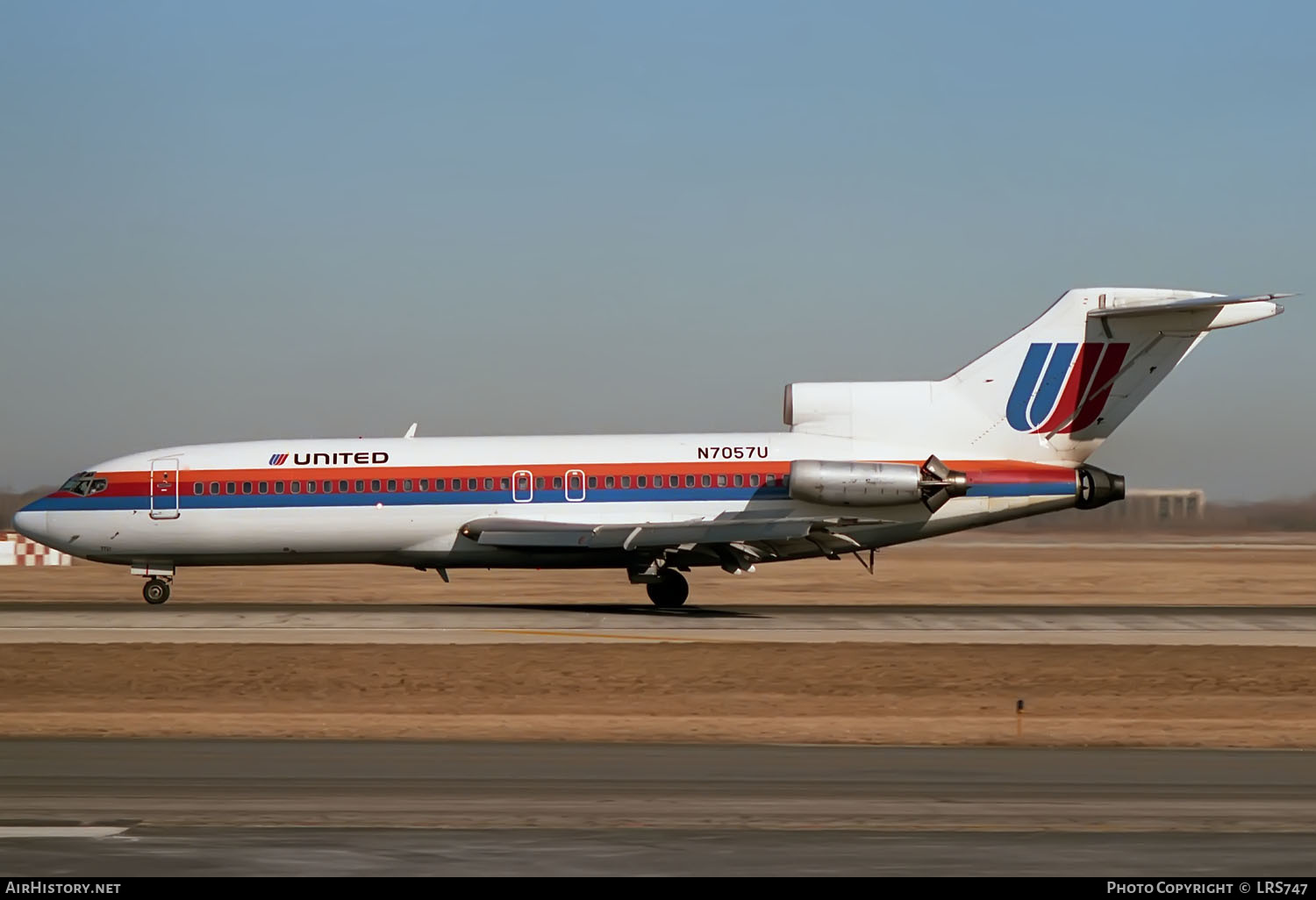 Aircraft Photo of N7057U | Boeing 727-22 | United Airlines | AirHistory.net #385967