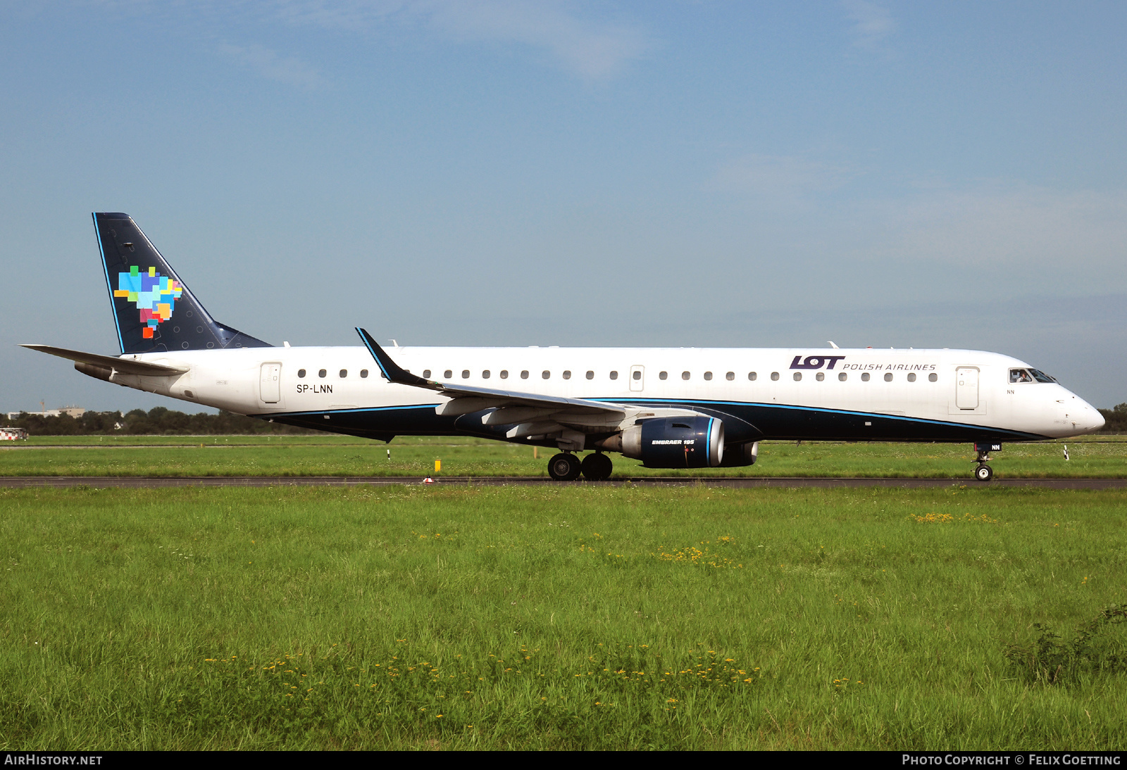 Aircraft Photo of SP-LNN | Embraer 195AR (ERJ-190-200IGW) | LOT Polish Airlines - Polskie Linie Lotnicze | AirHistory.net #385981