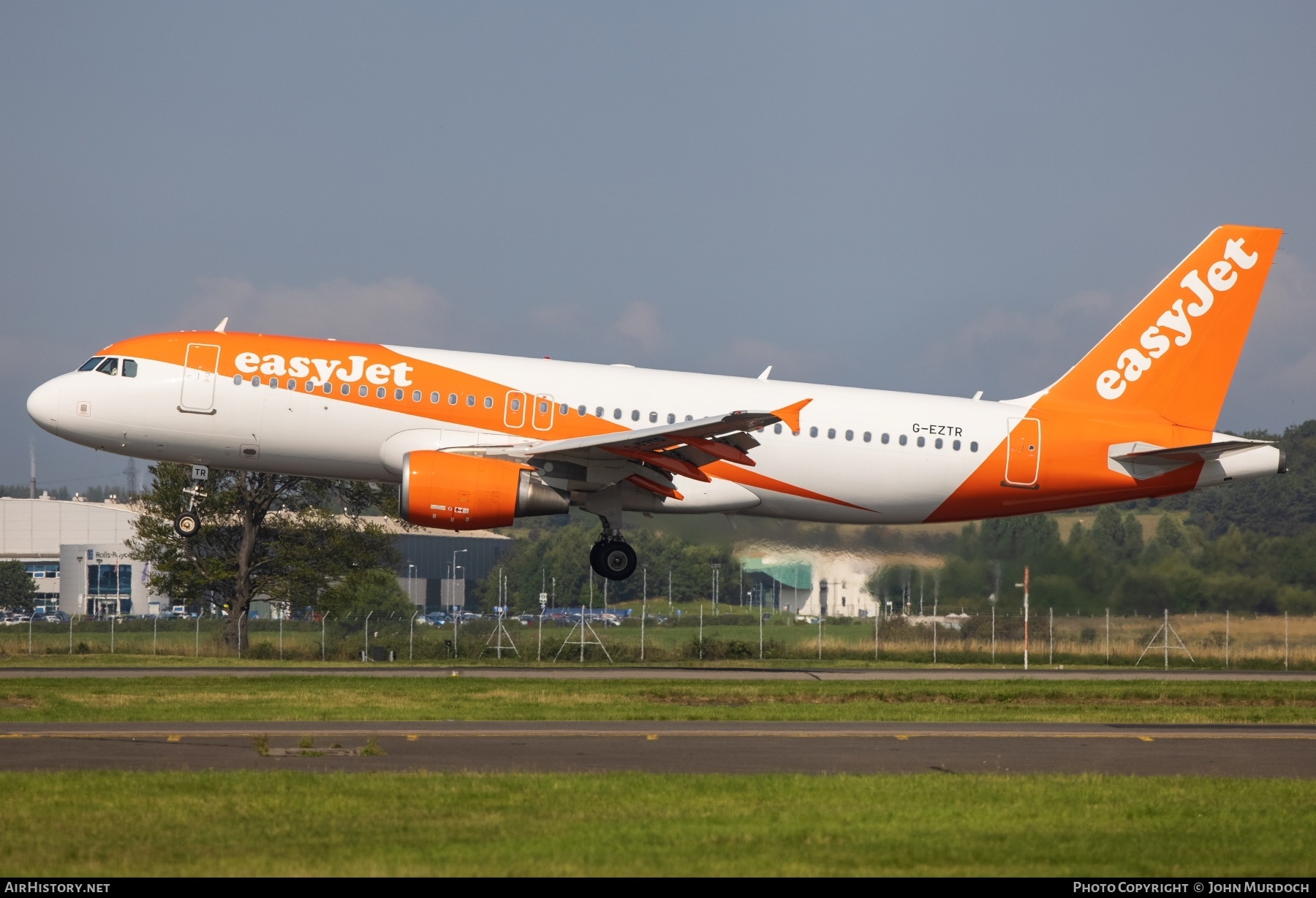 Aircraft Photo of G-EZTR | Airbus A320-214 | EasyJet | AirHistory.net #385998