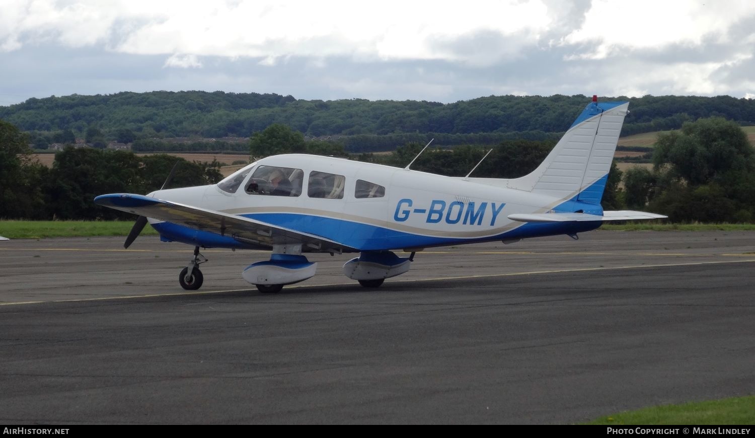 Aircraft Photo of G-BOMY | Piper PA-28-161 Warrior II | AirHistory.net #386076