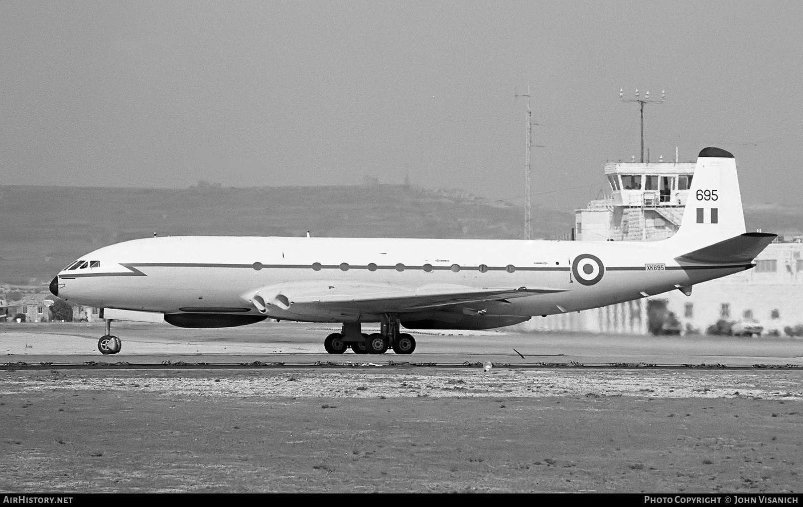 Aircraft Photo of XK695 | De Havilland D.H. 106 Comet R.2 | UK - Air Force | AirHistory.net #386127