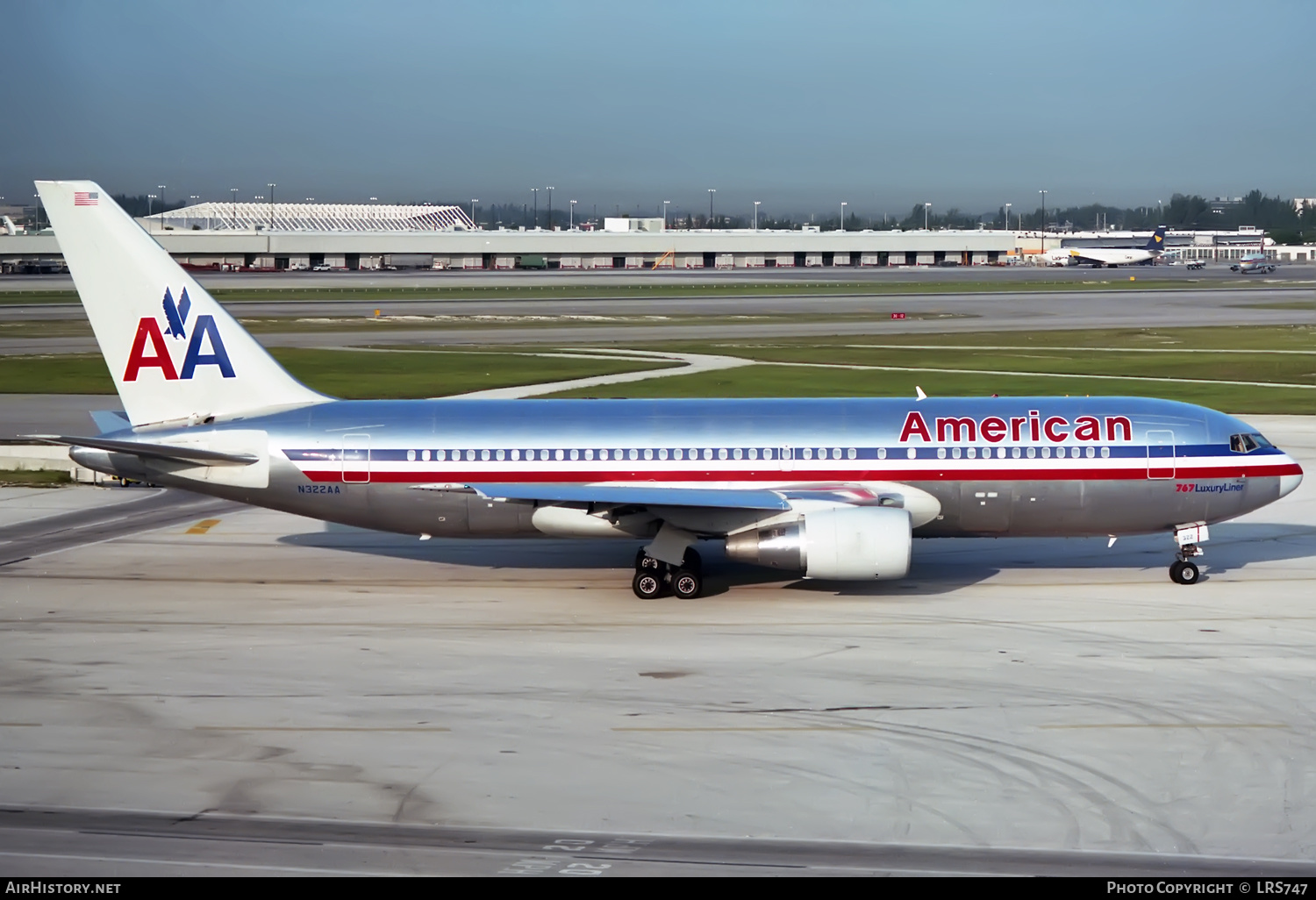 Aircraft Photo of N322AA | Boeing 767-223 | American Airlines | AirHistory.net #386168